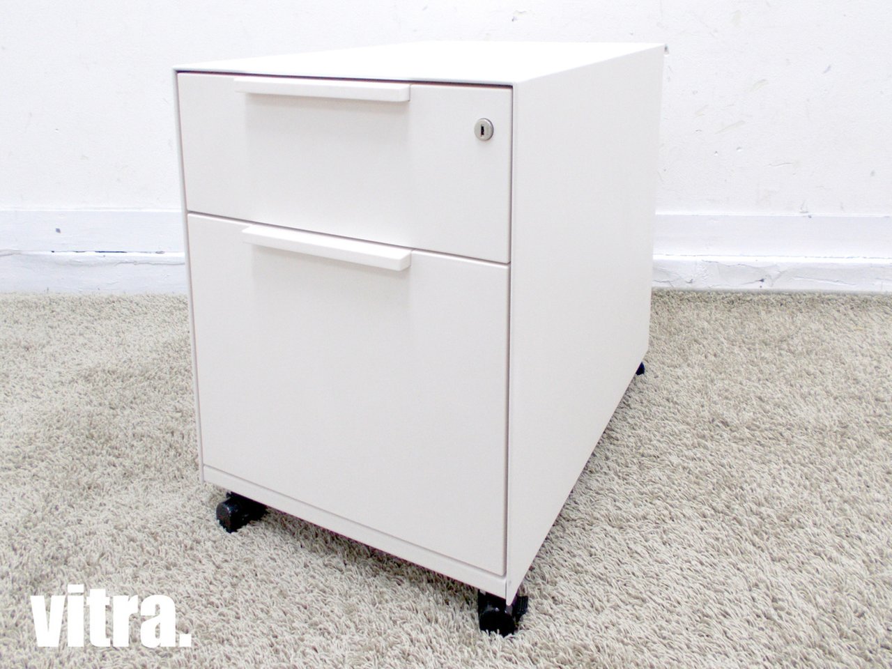 vitra/ヴィトラ　MBE モバイルペデスタル　2018年製　デスクインワゴン　鍵付き
                        MBEモバイルペデスタル 
                                    中古
            