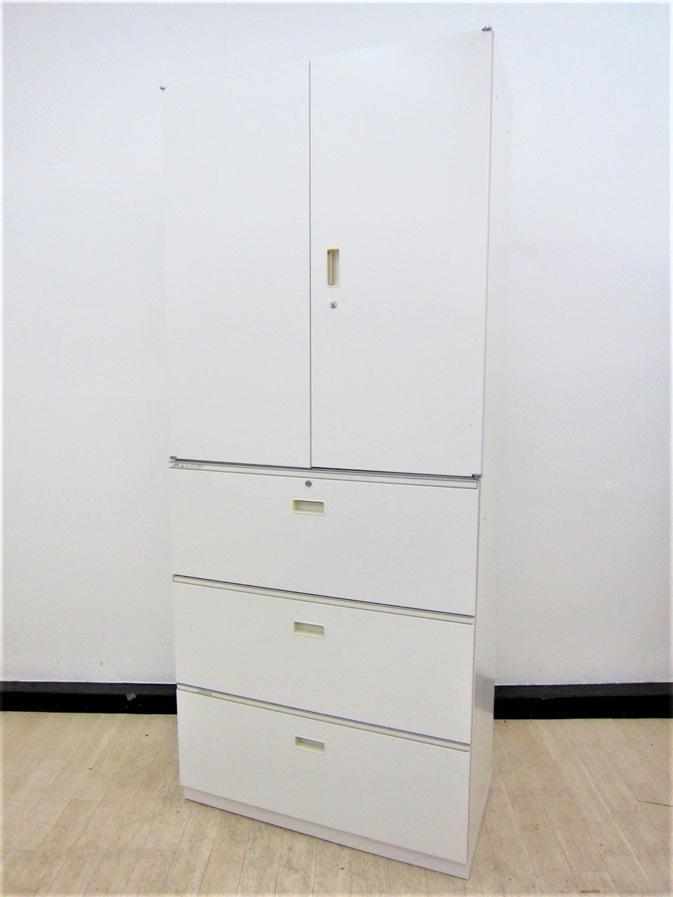 上下書庫セット/イトーキ製/シンライン/色ホワイト
                        シンライン 
                                    中古
            