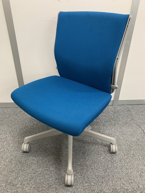 【中古】エスクード（クッション）  C433GRFFW5 オカムラ（okamura） 肘無ローバックチェア