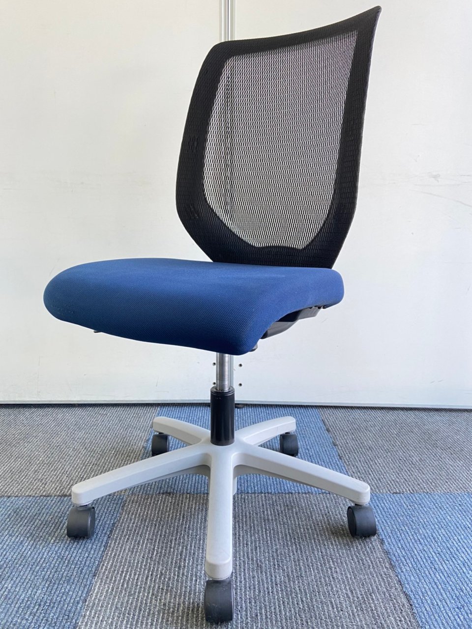 【低価格のメッシュチェア】ゆったり座れるハイバック！
                        コルト 
                                    中古
            