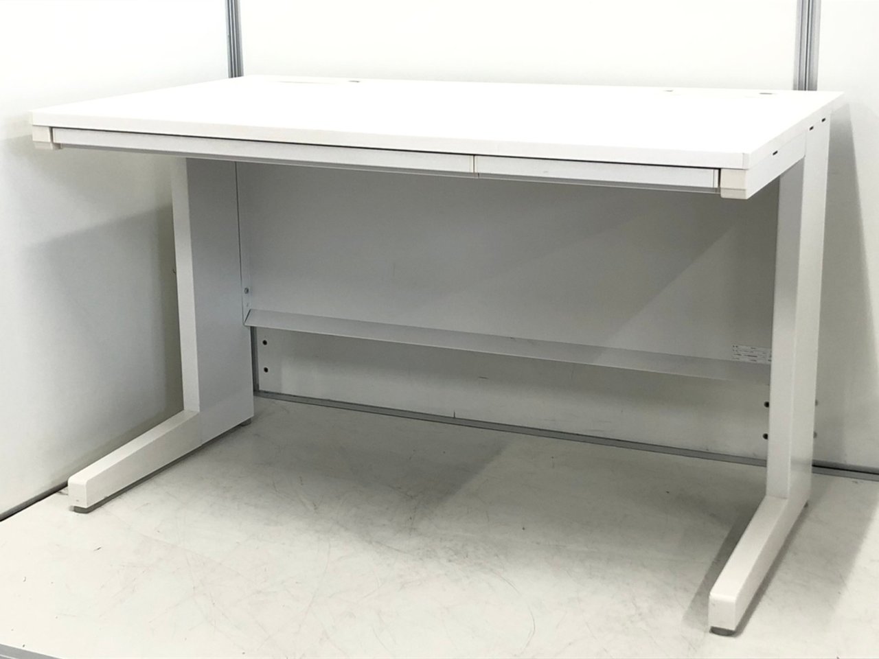 【平机入荷！】シンプルで爽やかなホワイトー　ワゴンと合わせて是非【J4】【6】★
                        デュエナ 
                                    中古
            