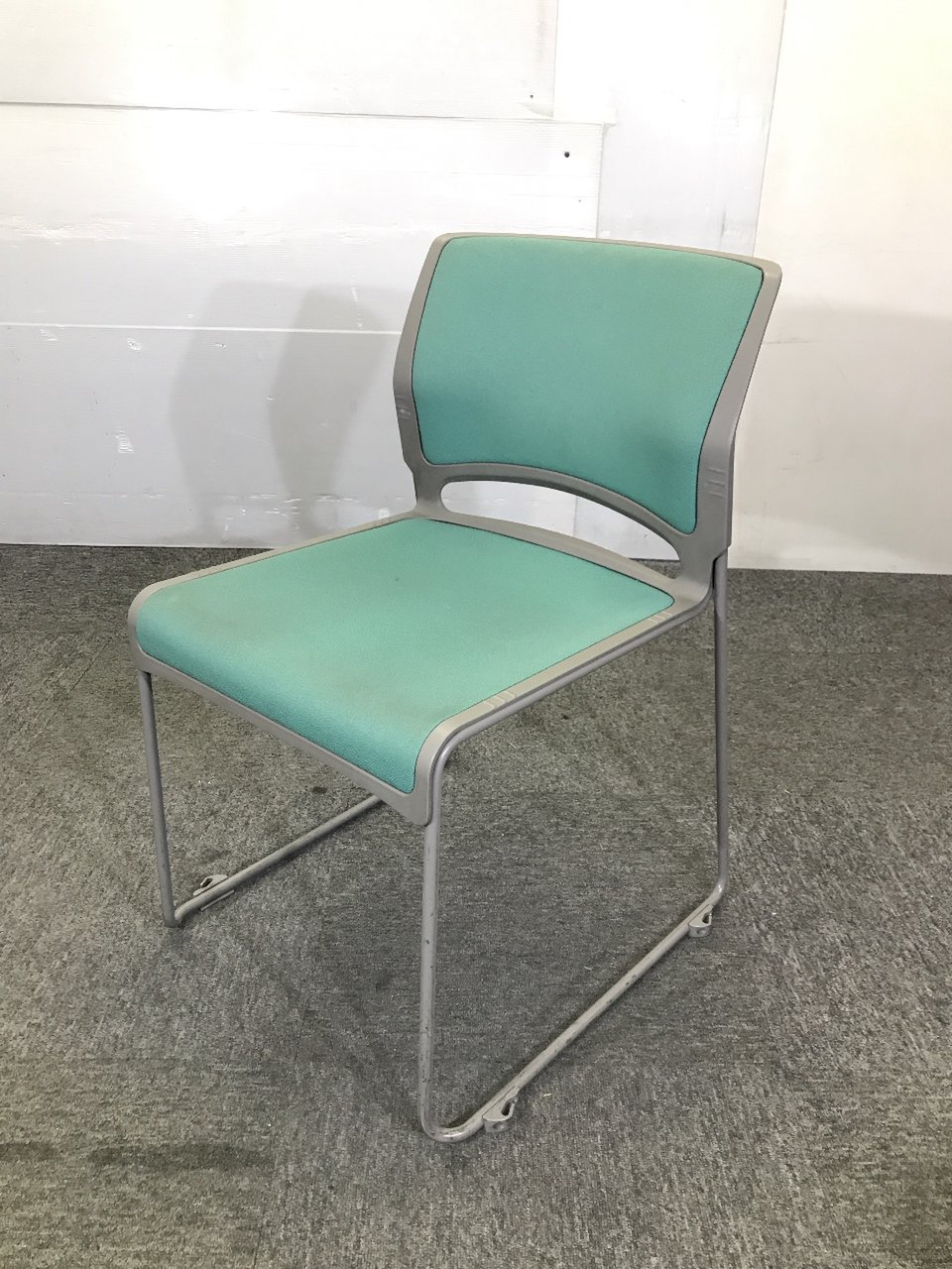 【スタッキングチェア】グリーン/ロット入荷/8127ZZ
                        リット 
                                    中古
            