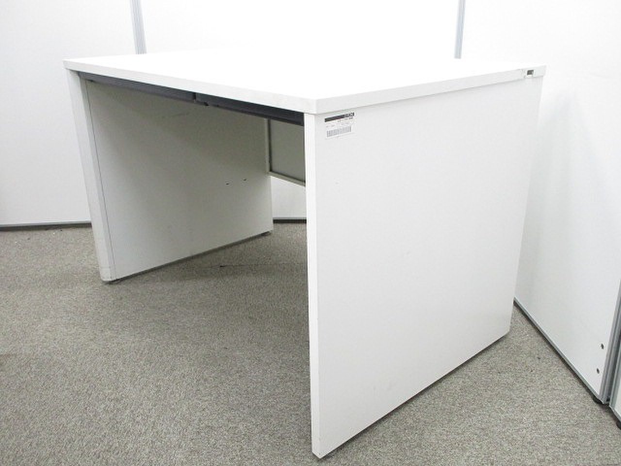 フラットパネル脚！！現行型デスクでスタイリッシュ！イトーキ　CZR　W1200　ホワイト天板　引出付
                        CZR (CZR DESK)
                                    中古
            