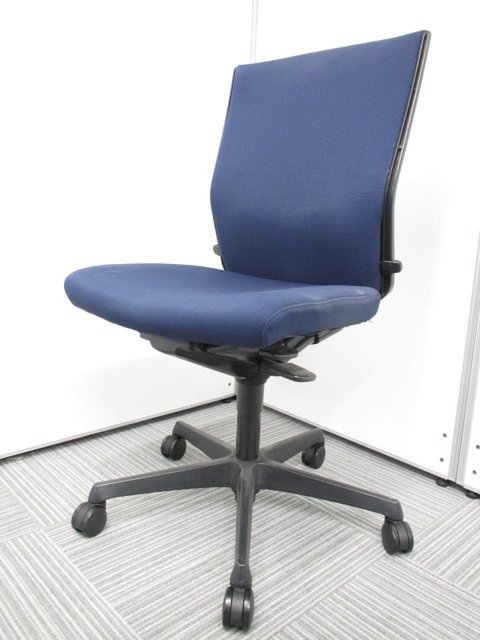 【中古】エスクード（クッション）   オカムラ（okamura） 肘無ローバックチェア