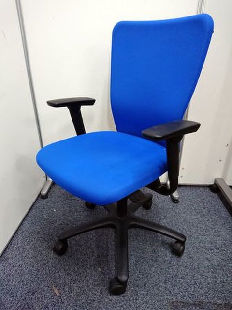 【中古】カロッツァ   オカムラ（okamura） 肘付ハイバックチェア