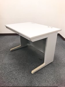 【脇机やワゴンなどとセットでも♪】平机入荷しました！