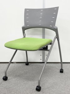 【会議室、ミーティング用のチェア！】人気のマノスチェアが8脚入荷！ネスティングチェア/ライトグリーン