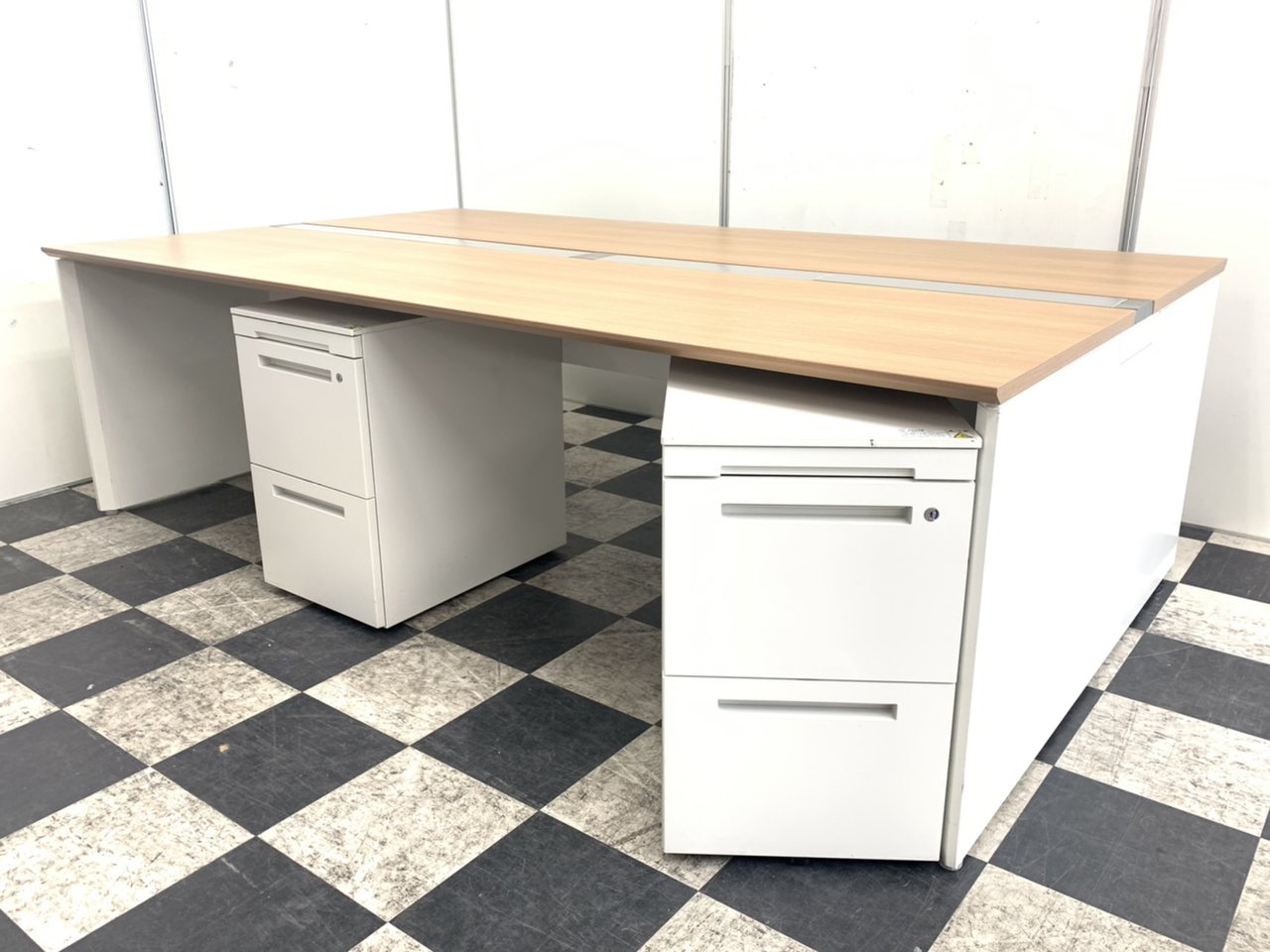 【セット割引10％OFF！】【幅2400㎜】おしゃれな木目デスクをワゴンセットで！ワゴン4台付き！オカムラ製　プロユニットフリーウェイ
                        プロユニットフリーウェイ 
                                    中古
            