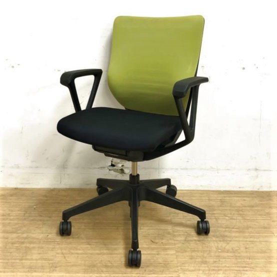 【中古】エピオス  KE-426GB-T1T1Q6 イトーキ（ITOKI） 肘付ローバックチェア