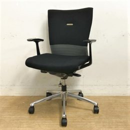 わけありお安く！十分な機能を搭載　使う人を選ばないスタンダードなチェア　オカムラ　フィーゴ