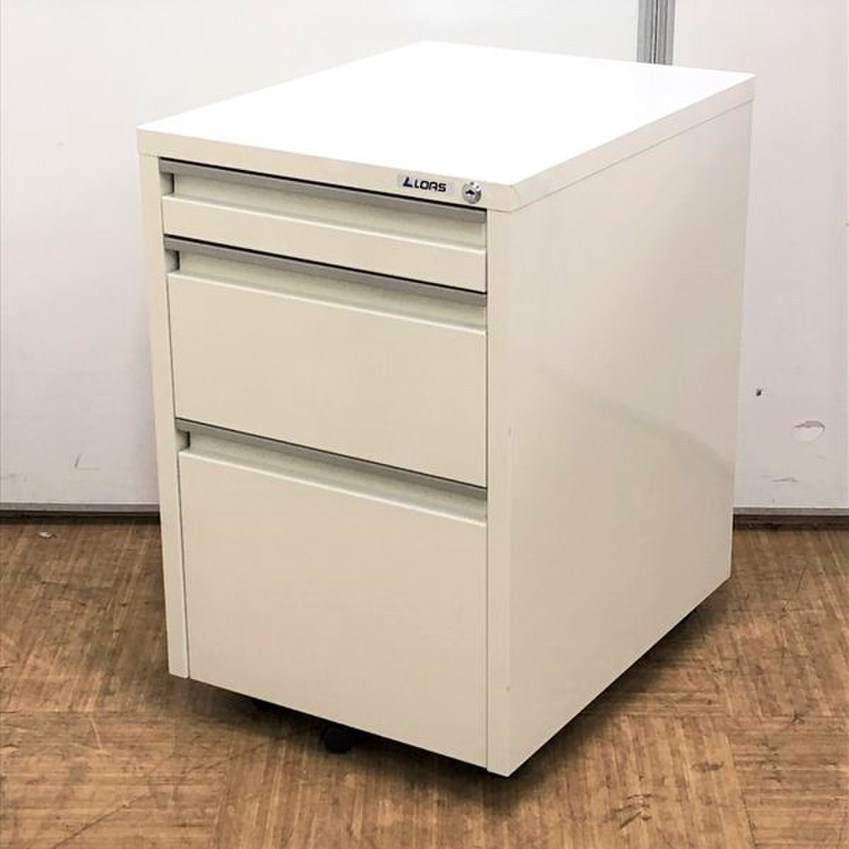 格安の3段ワゴン(ホワイト)が4台入荷！
                        その他シリーズ
                                    中古
            