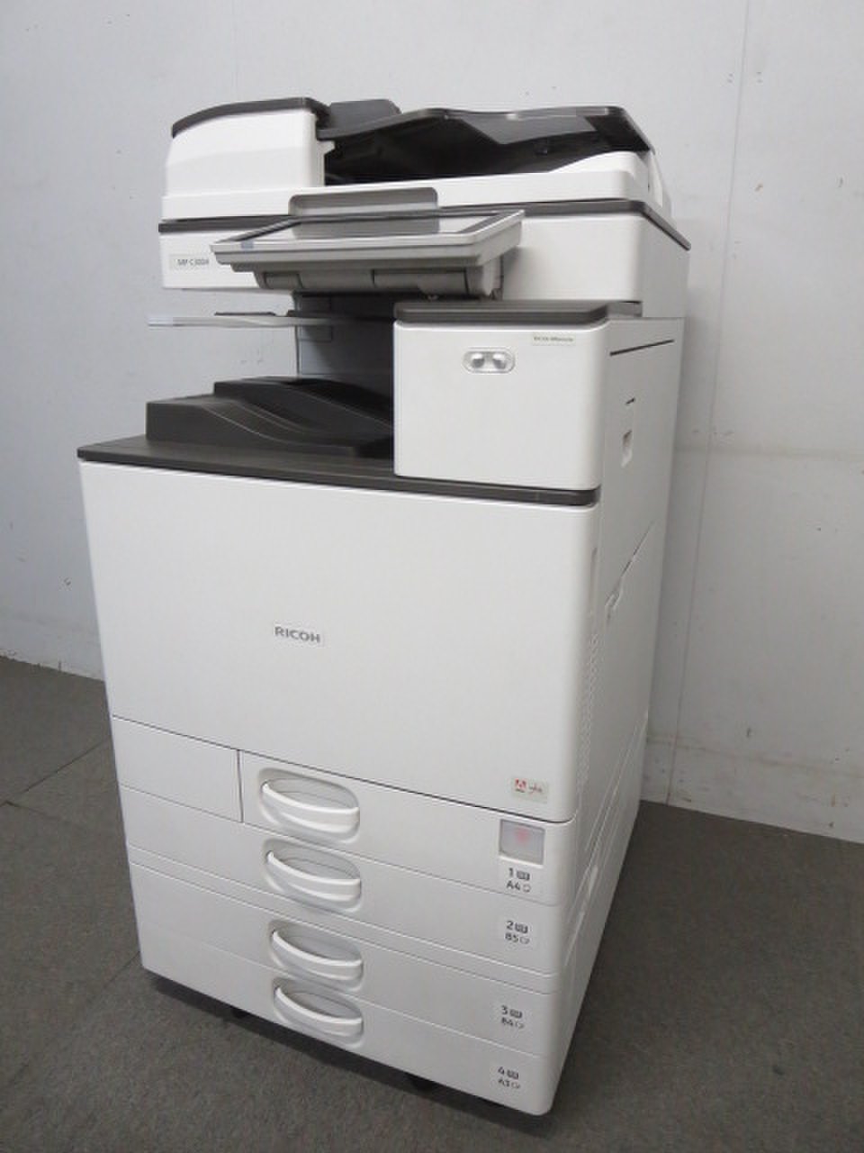 【高品質！中古人気機種入荷！】■リコー製　カラー複合機【 MP C3004 】
                        imagio MP
                                    中古
            