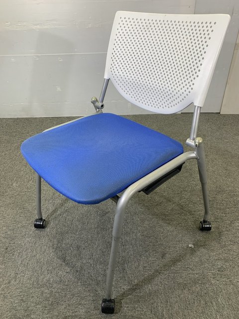 【中古】プロスタック  8139ZZ4516 オカムラ（okamura） スタッキングチェア