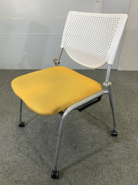 【中古】プロスタック  8139ZZ5457 オカムラ（okamura） スタッキングチェア