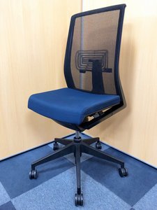 【在庫入れ替え品のため特価】【腰痛防止】ハイバックシリーズ！ヘイワース製/ゾディー/ブルー×ブラック色/ｋ