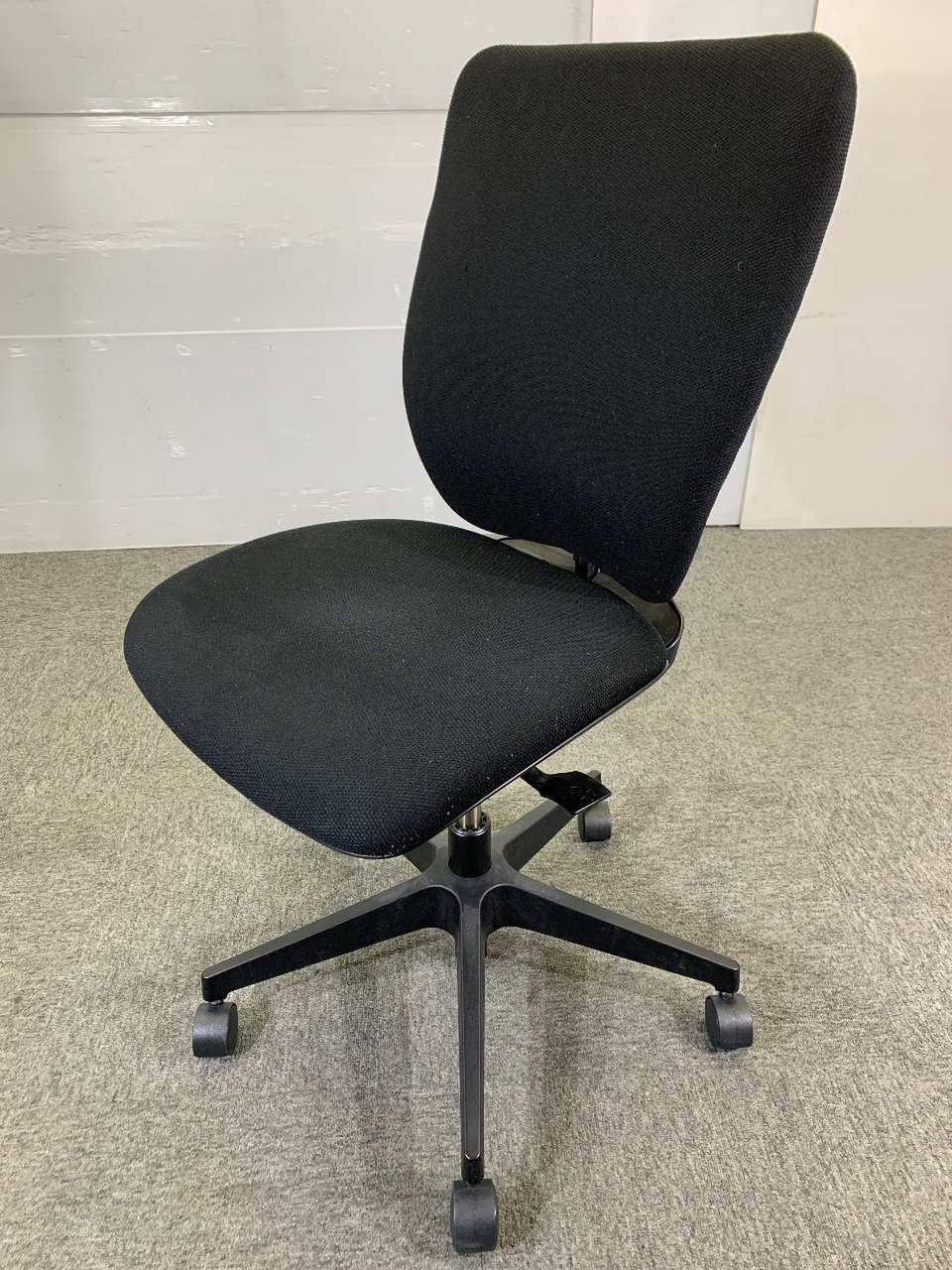 【イトーキ/ITOKI】OAチェア/プラオ/ブラック/KE-230GS-T1T1
                        プラオ 
                                    中古
            