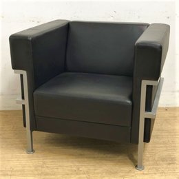 【価格見直しました】ブラック＆シルバーのカラーリングがシックな応接室を演出　重厚感もありデザイン性も十分　ADAL