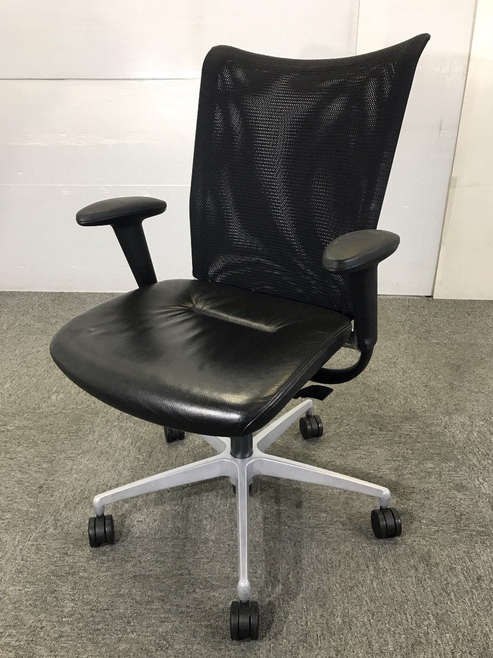 座面がレザー張りのプラオα入荷しました！KE-535LE-Z5T1T1
                        プラオα 
                                    中古
            