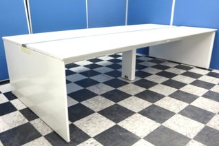 【倉庫にも大量入荷】4名から8名向け！奥行きが通常より広い為特価にて販売！ホワイトの人気フリーアドレスデスク！【フリアド】