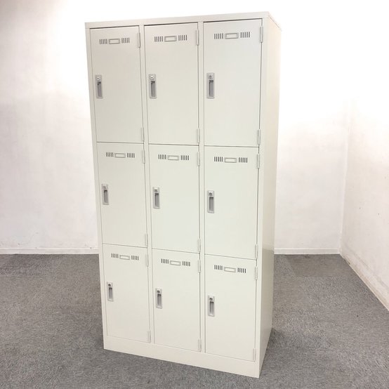 【大量入荷】鍵2本付き！人気の9人用ロッカー入荷！中古　ロッカー　更衣室　鍵付き　【メーカー在庫にて保管】
