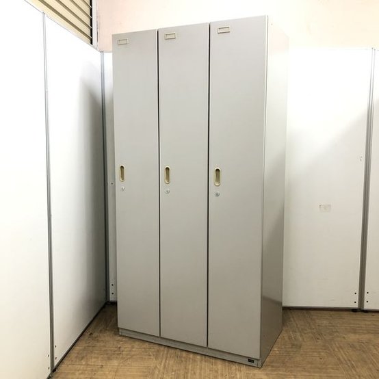 【中古】その他シリーズ  ウチダ（UCHIDA) 3人用更衣ロッカー