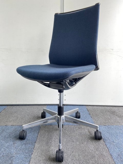 【中古】モード（アルミ脚）  CA15BR FMK4 オカムラ（okamura） 肘無ミドルバックチェア