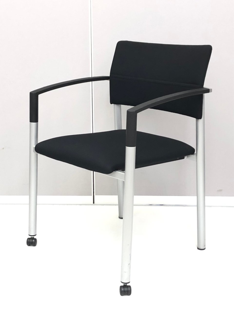 【商品入れ替えで安い！】【定価約10万！】
オカムラ社、輸入商品「ウィスナーハーガーaluformIII(アルフォルム3)シリーズ入荷！λ

                        アルフォルムⅢ 
                                    中古
            