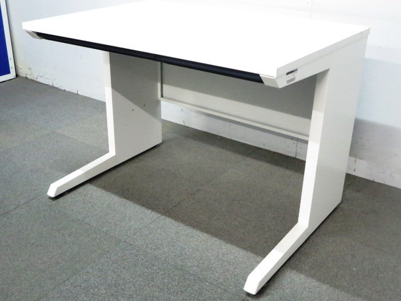 【定番ホワイトデスク】幅1200㎜の使いやすいサイズ！配線の整理が出来て綺麗なお仕事空間を！イトーキ　CZR
                        CZR 
                                    中古
            
