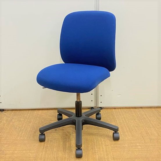 【中古】ボニート   イトーキ（ITOKI） 肘無ローバックチェア