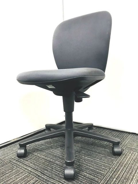 【中古】リエット   イトーキ（ITOKI） 肘無ローバックチェア