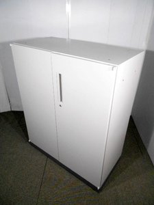 【注目ポイント】扉の180度開閉・20cm以上の使いやすい大きな取っ手