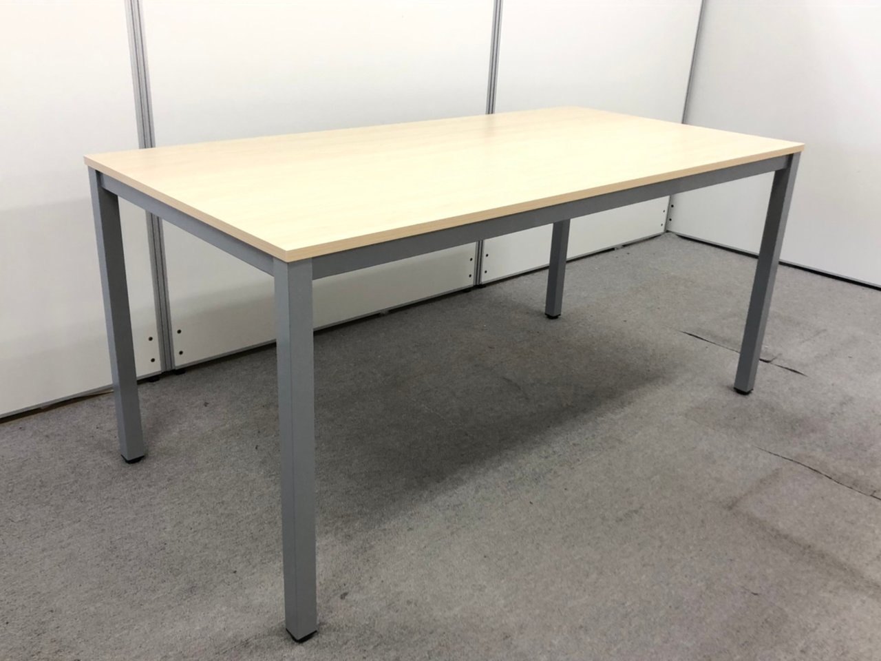 【展示品有】大量発注も受け付けます！今流行りの明るい木目調テーブル！
                        RFD
                                    新品
            