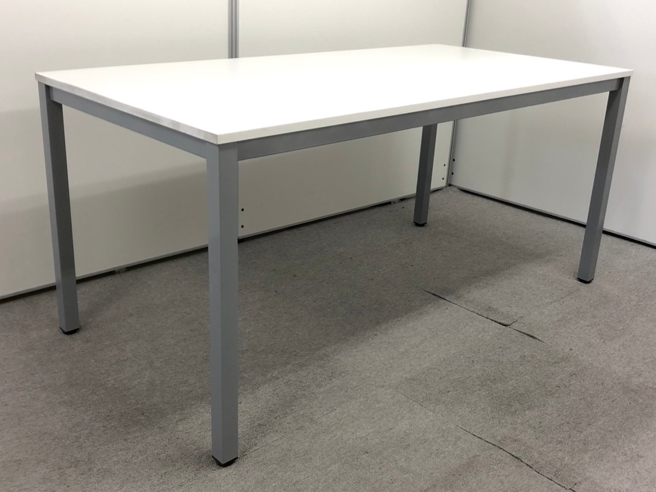 【展示品有】大量発注も受け付けます！今流行りの定番ホワイト天板のミーティングテーブル!!
                        RFD
                                    新品
            