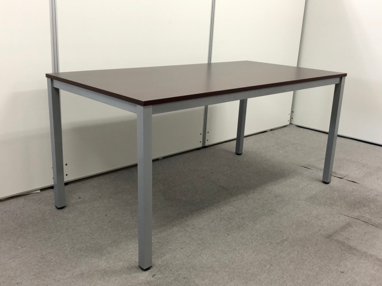 【展示品有】大量発注も受け付けます！今流行りの濃い木目調テーブル！
                        RFD
                                    新品
            