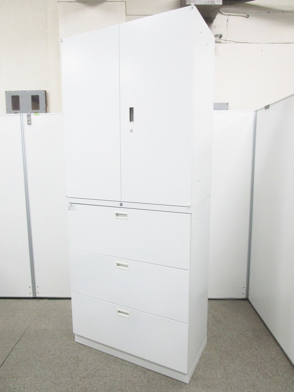 【倉庫在庫品】ホワイトカラーの書庫セットが入荷！！！コストを抑えながらもしっかりとしたスチール製！
                        その他シリーズ
                                    中古
            