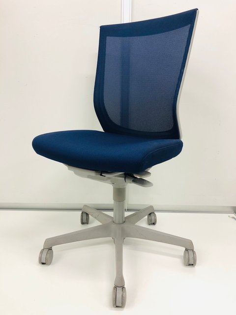 【中古】エスクード（メッシュ）   オカムラ（okamura） 肘無ハイバックチェア