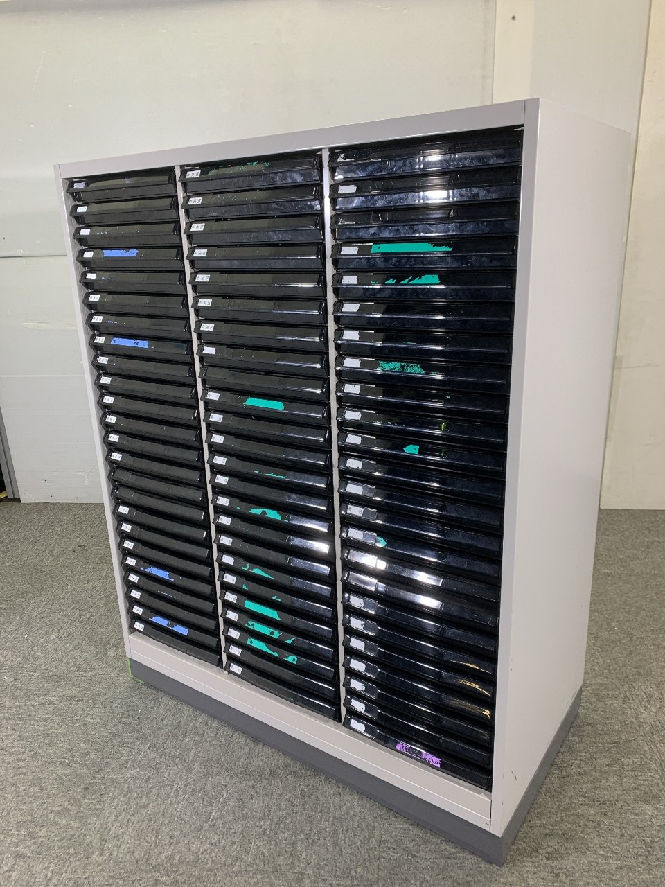 【ウチダ/UCHIDA】クリスタルトレー/ニューグレー
                        その他シリーズ
                                    中古
            