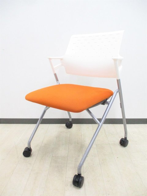 【中古】ピエガ（背樹脂タイプ）   コクヨ（KOKUYO） ネスティングチェア