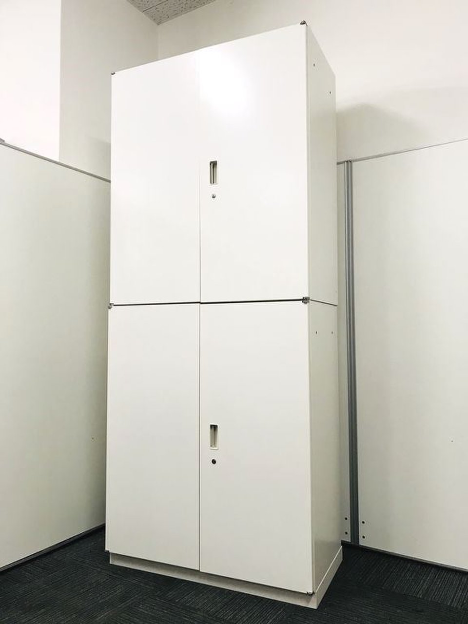 【溜まった書類をスッキリ収納！】上下両開きタイプ！オフィスに合わせやすいホワイトカラー！
                        シンラインキャビネットR 
                                    中古
            