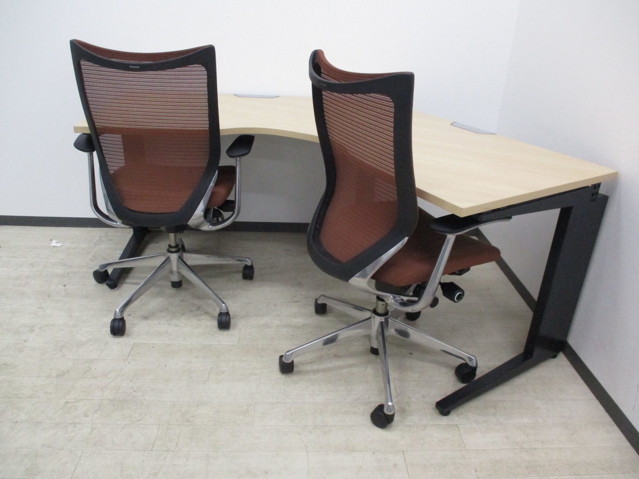 インフォメーションデスクにいかがでしょうか！？最高級　オカムラ　プロステージ　チェア2脚セット！
                        プロステージ 
                                    中古
            