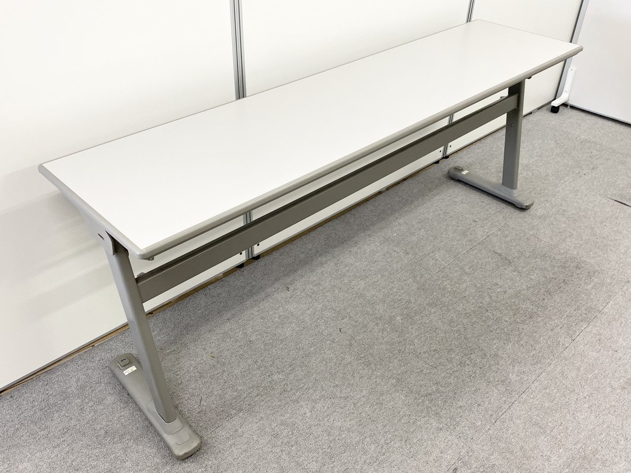 【会議室や受付にも使いいただけます】スタックテーブル/フラップテーブル　幅1,800mm
                        サイドテーブルL 
                                    中古
            