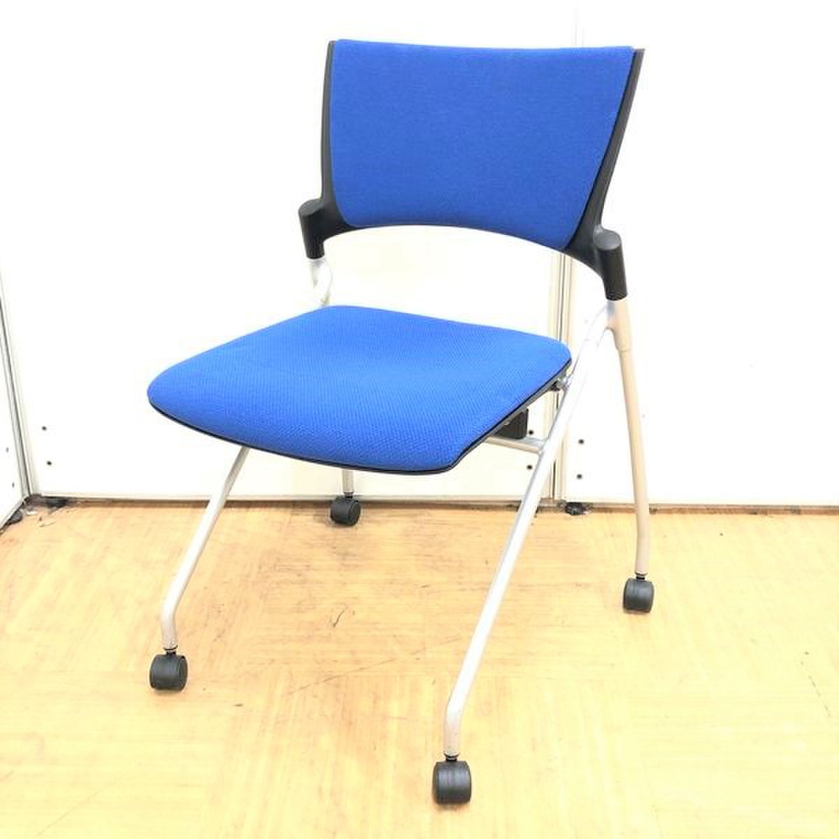 【6脚入荷】ミーティングシーンに最適なネスタブルチェアまとめて入荷！！
                        マノス 
                                    中古
            