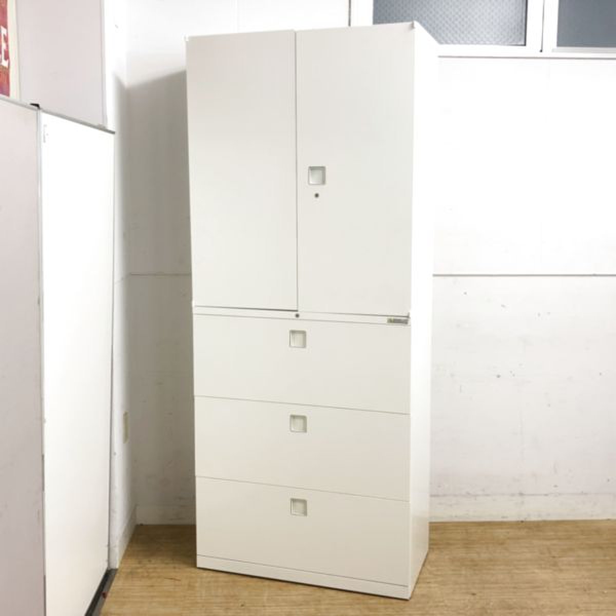 【デザイン性・使いやすさ・安全性と三拍子そろった書庫】大人気のシリーズ　書類管理に迷ったらコレ　オカムラ　レクトライン
                        レクトライン 
                                    中古
            