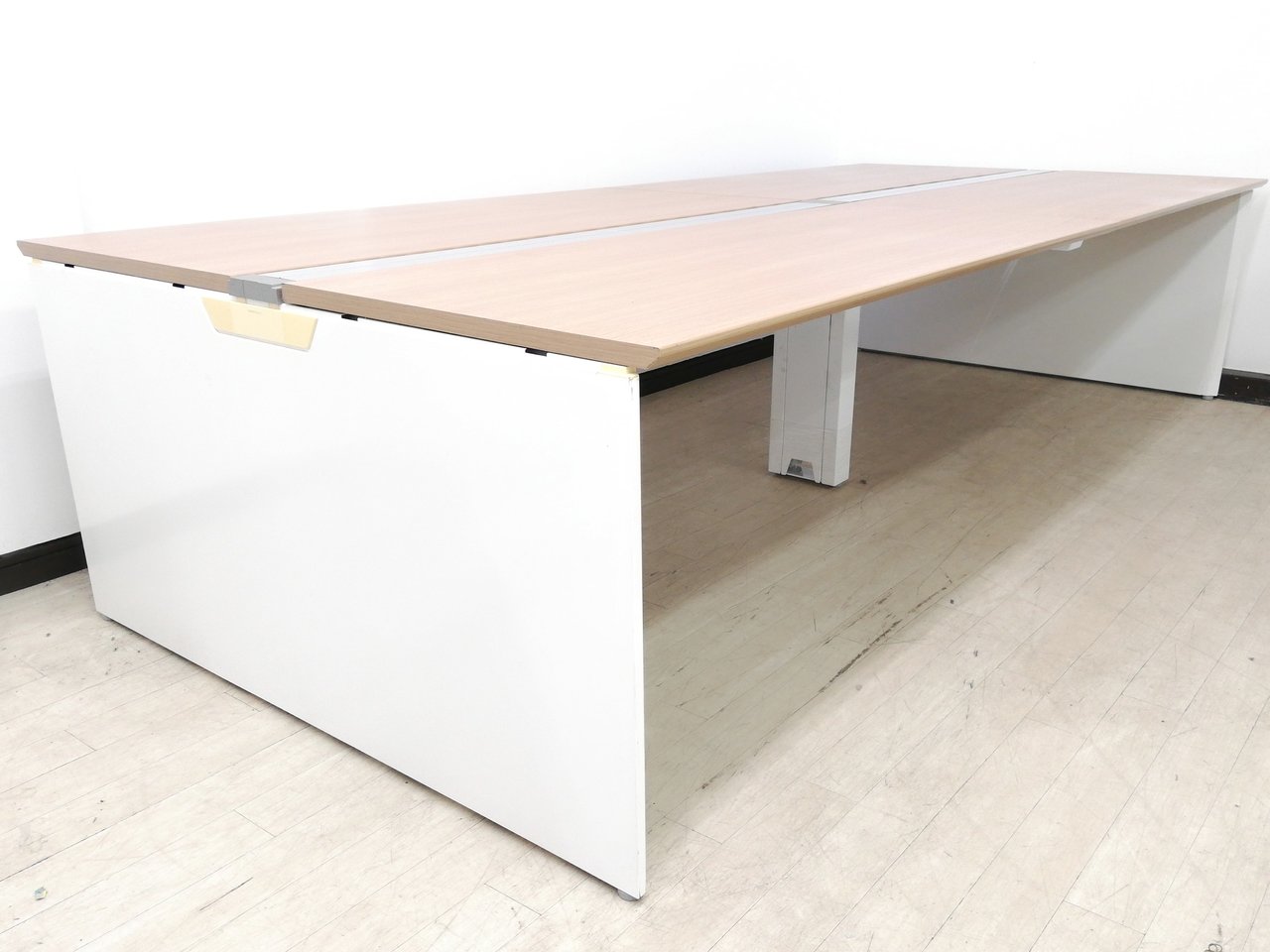 【とにかく安い！】【幅3200㎜】大人気フリアドデスク！希少ブラウンカラー◆オカムラ製フリーウェイ※通常価格の３０％OFF
                        プロユニットフリーウェイ 
                                    中古
            