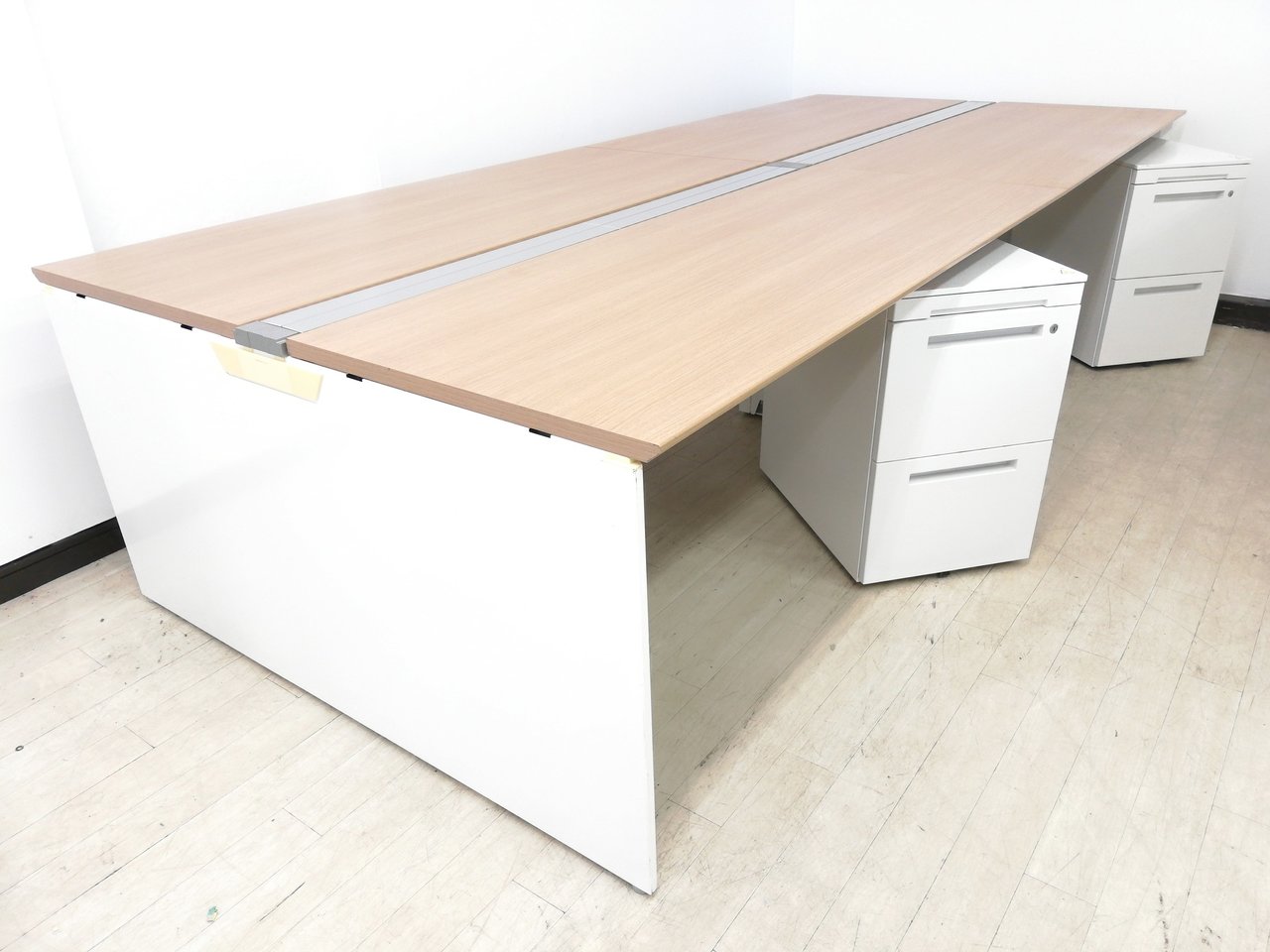 【幅3200mm】通常価格の３０％OFF4名用レアカラー入荷！人気ブラウン木目調天板◆オカムラ製プロユニットフリーウェイ【β】
                        プロユニットフリーウェイ 
                                    中古
            