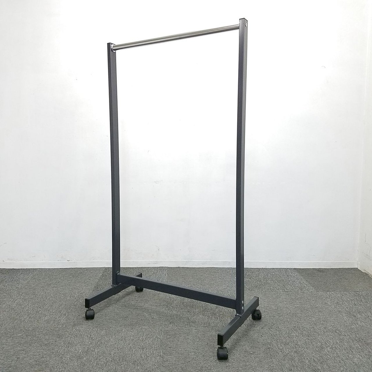 【1台入荷】便利なコートハンガー入荷いたしました☆中古家具　リサイクル
                        その他メーカー
                                    中古
            