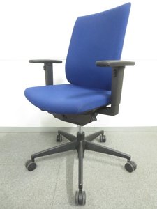 【背骨のS字形状を快適にサポート！】■コクヨ製　ウィザードチェア　可動肘付　ブルー　ハイバック