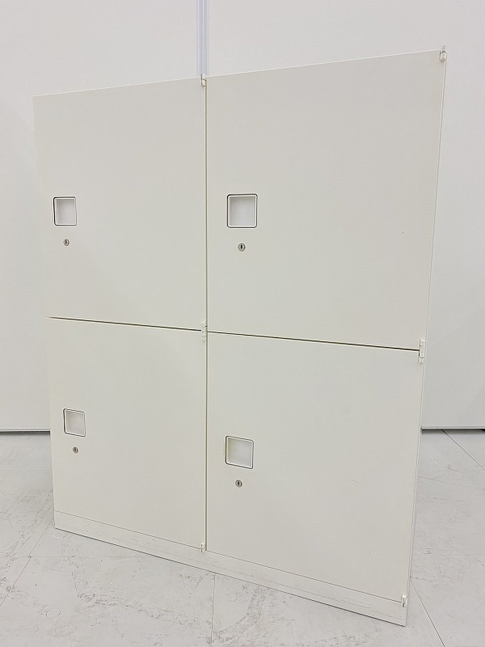 フリーアドレス化に！【感染防止】【ソーシャルディスタンス】感染予防のフリーアドレス化に必ず必須なこの商品！【鍵1本作成無料！】
                        レクトライン 
                                    中古
            