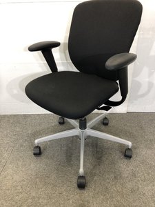 イトーキ製プラオ/ブラック入荷しました！