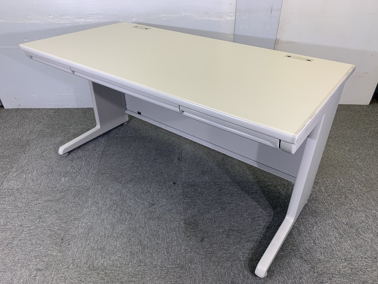 【⑥】【ロット入荷】オカムラ　SD－V　１４００幅
                        SD-Vデスクシステム 
                                    中古
            